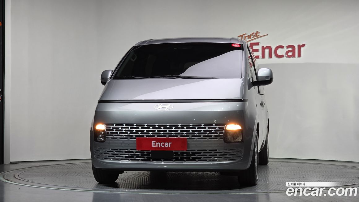 Hyundai Staria 2025