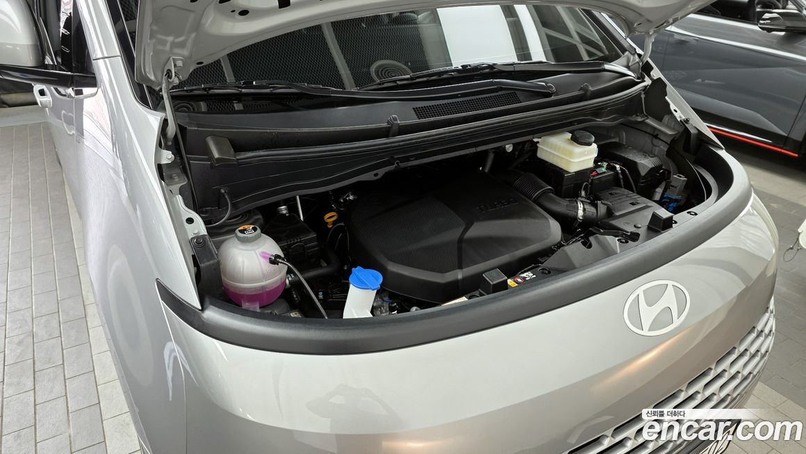 Hyundai Staria 2025