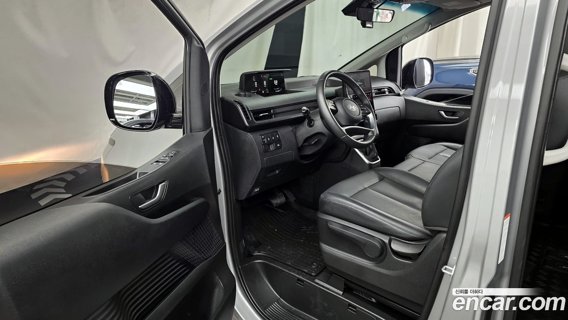 Hyundai Staria 2025