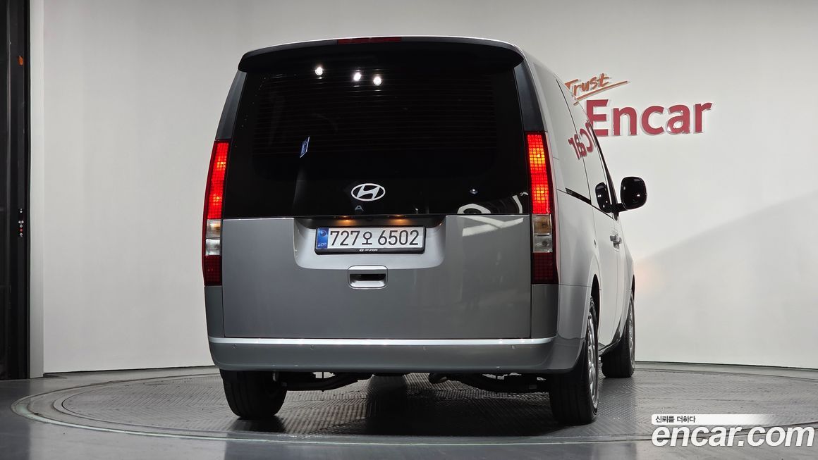 Hyundai Staria 2025