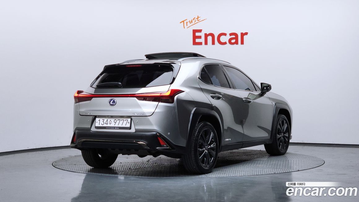 Lexus UX 2021