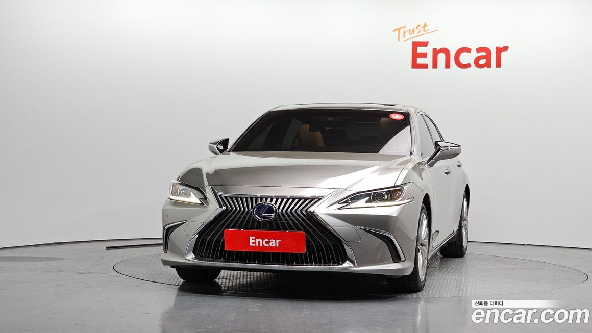 Lexus ES 2019