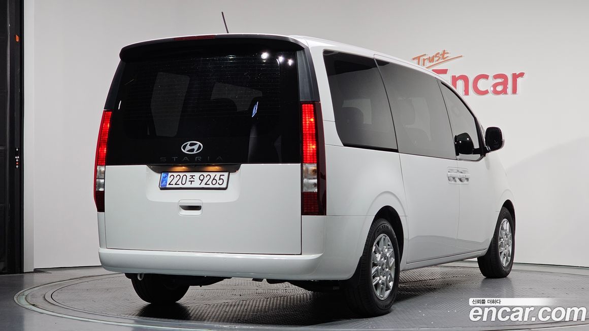 Hyundai Staria 2025