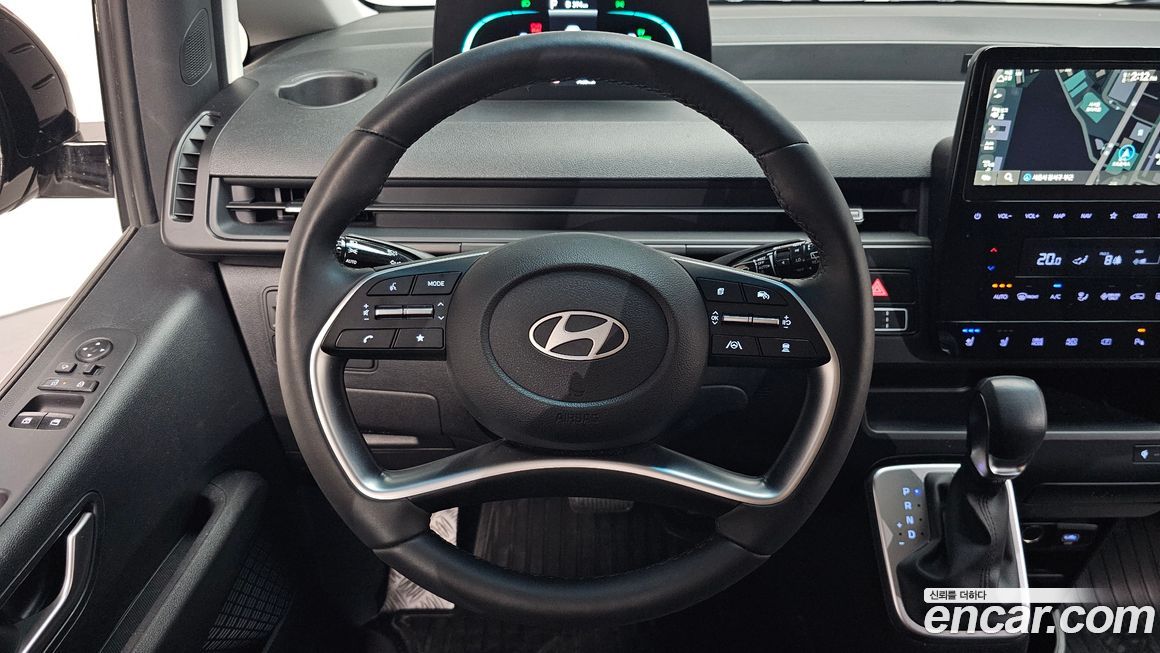Hyundai Staria 2025