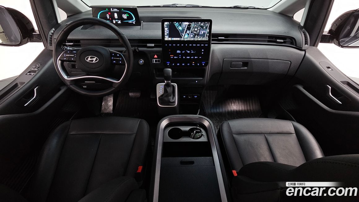 Hyundai Staria 2025