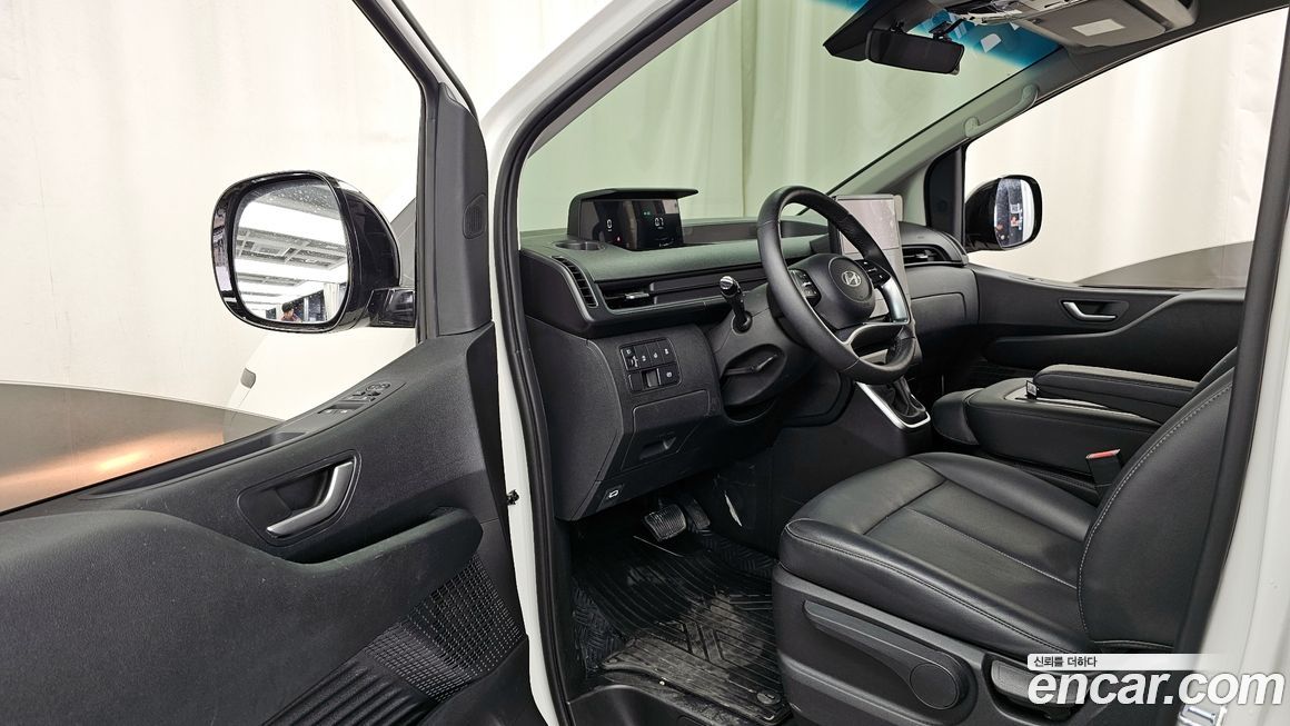 Hyundai Staria 2025