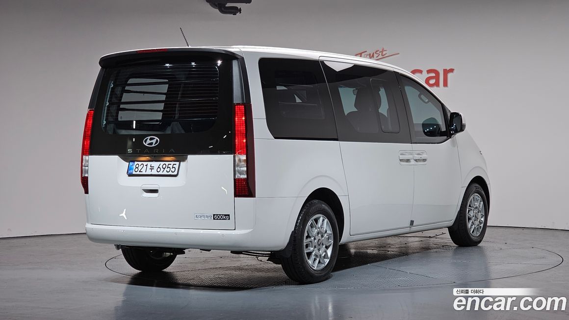 Hyundai Staria 2025