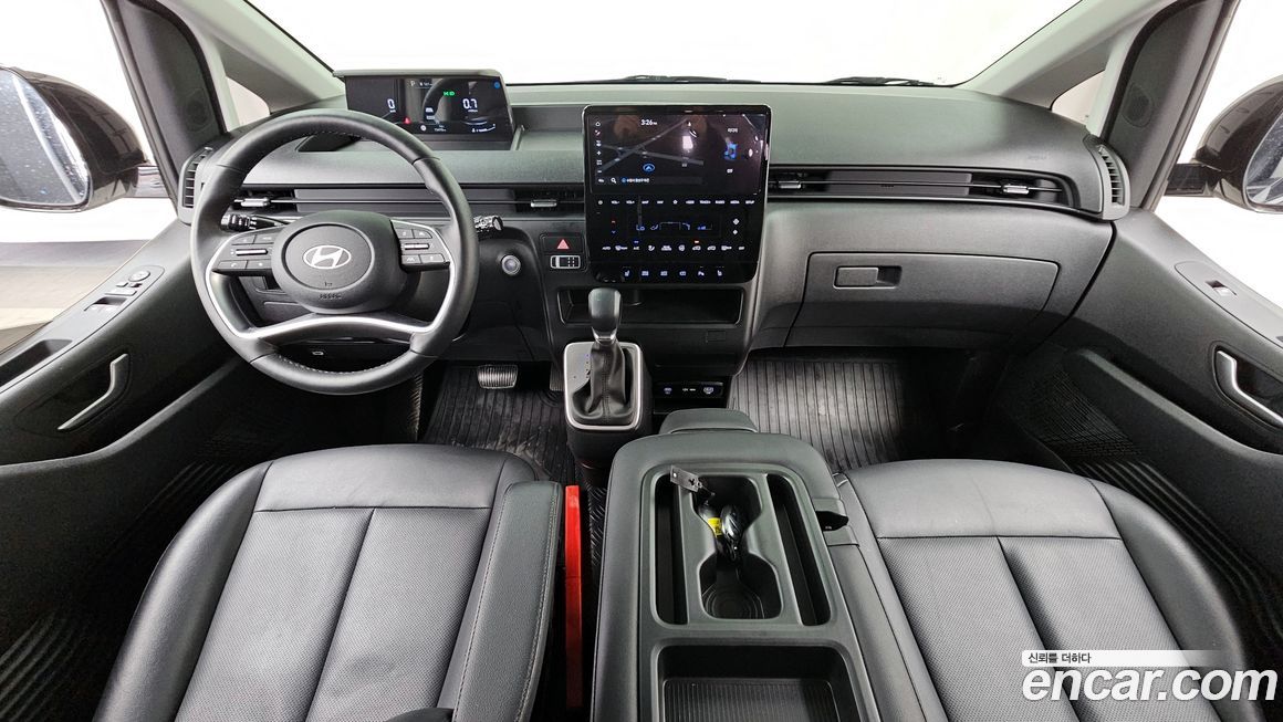 Hyundai Staria 2025