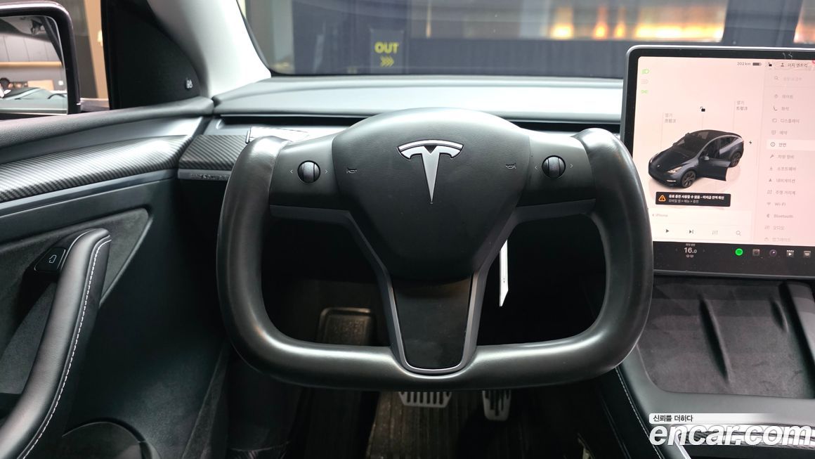 Tesla Model Y 2024