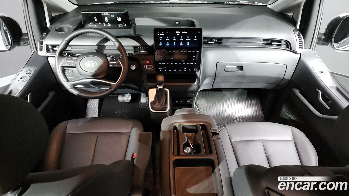 Hyundai Staria 2025