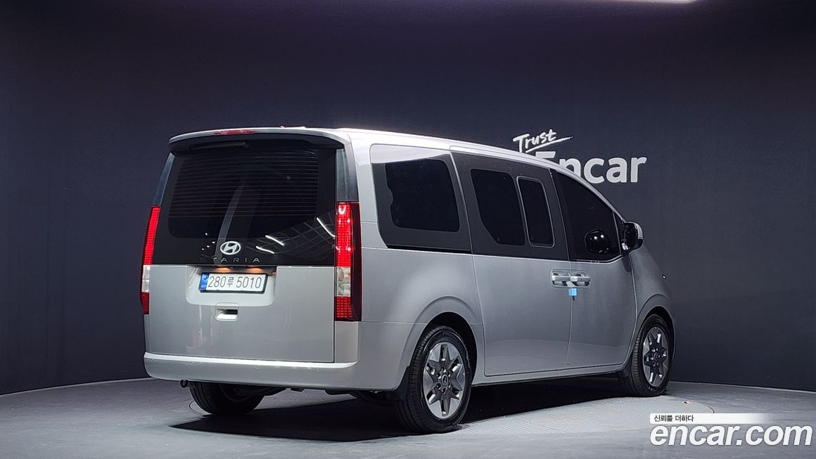 Hyundai Staria 2025