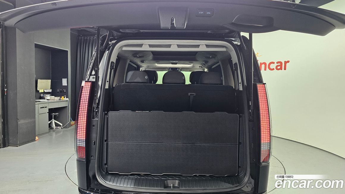Hyundai Staria 2025