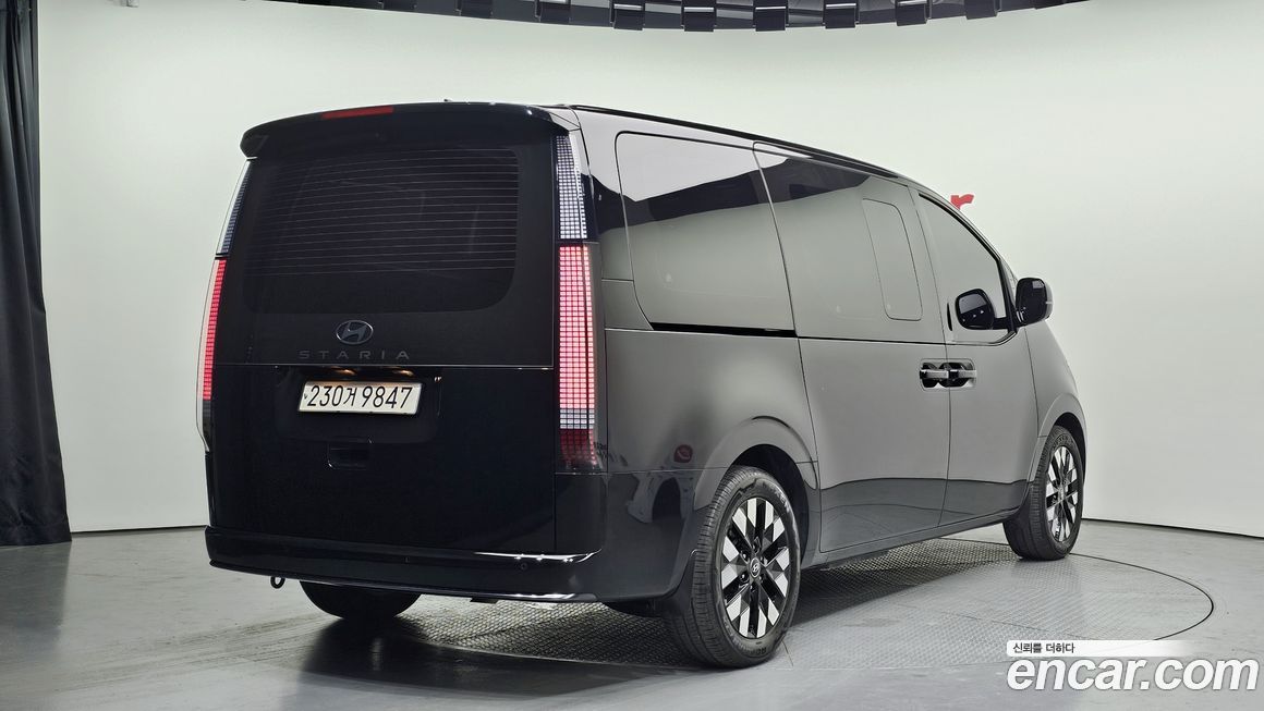 Hyundai Staria 2025