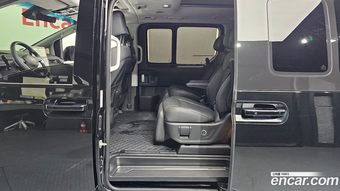 Hyundai Staria 2025
