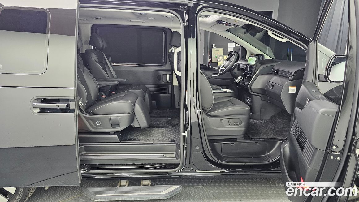 Hyundai Staria 2025