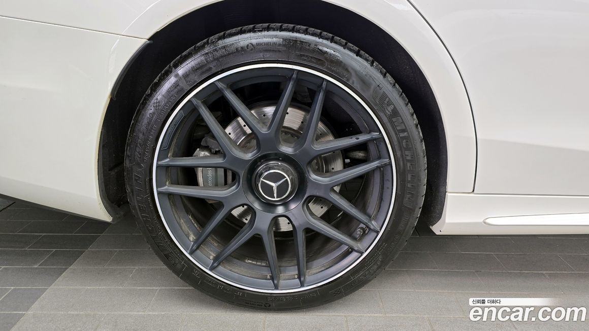 Mercedes-Benz S-Class 2020