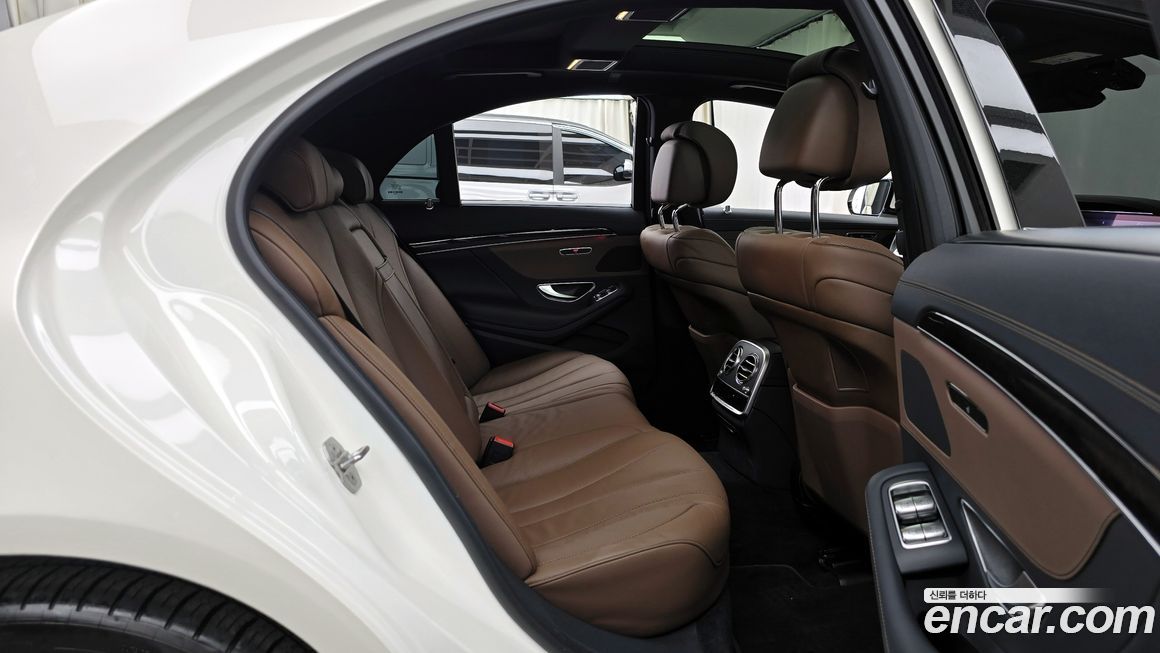 Mercedes-Benz S-Class 2020