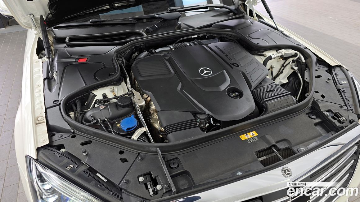 Mercedes-Benz S-Class 2020