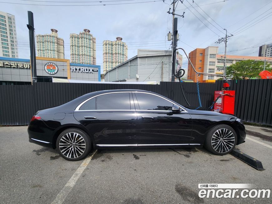 Mercedes-Benz S-Class 2022