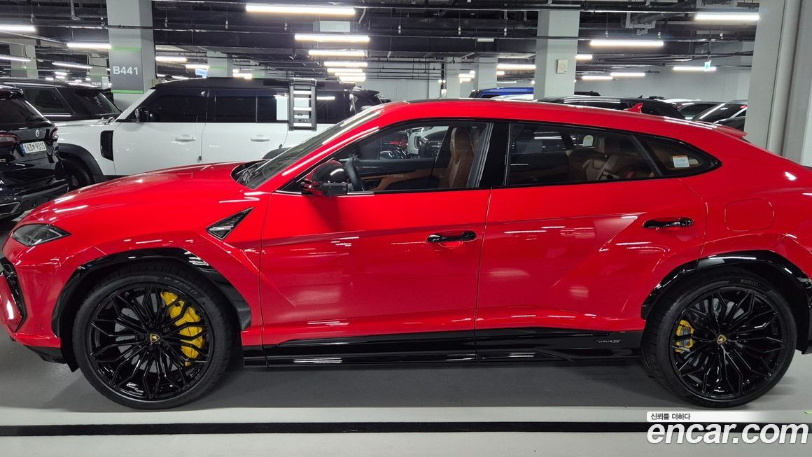 Lamborghini Urus 2025