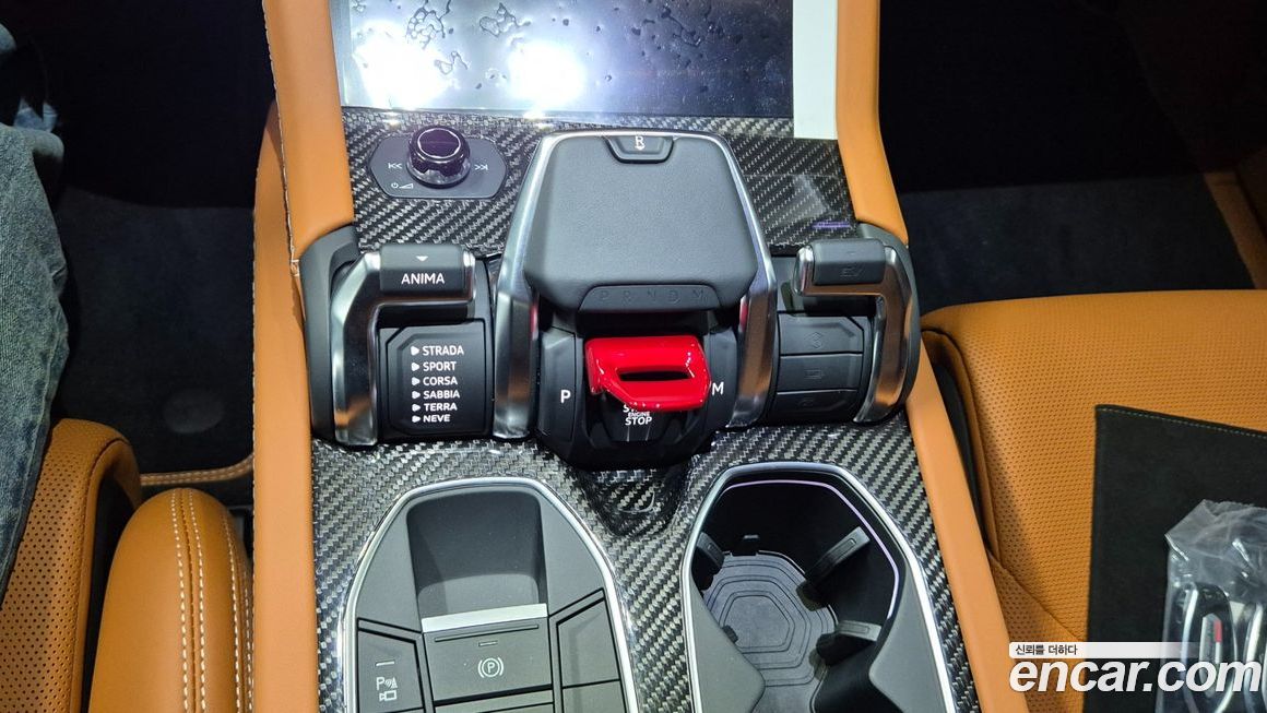 Lamborghini Urus 2025