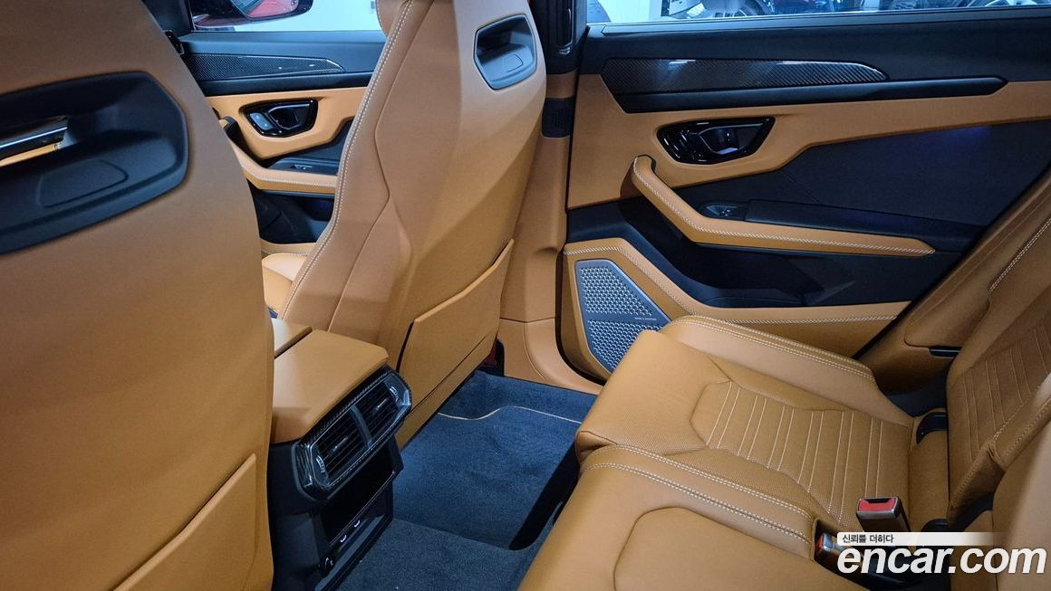 Lamborghini Urus 2025