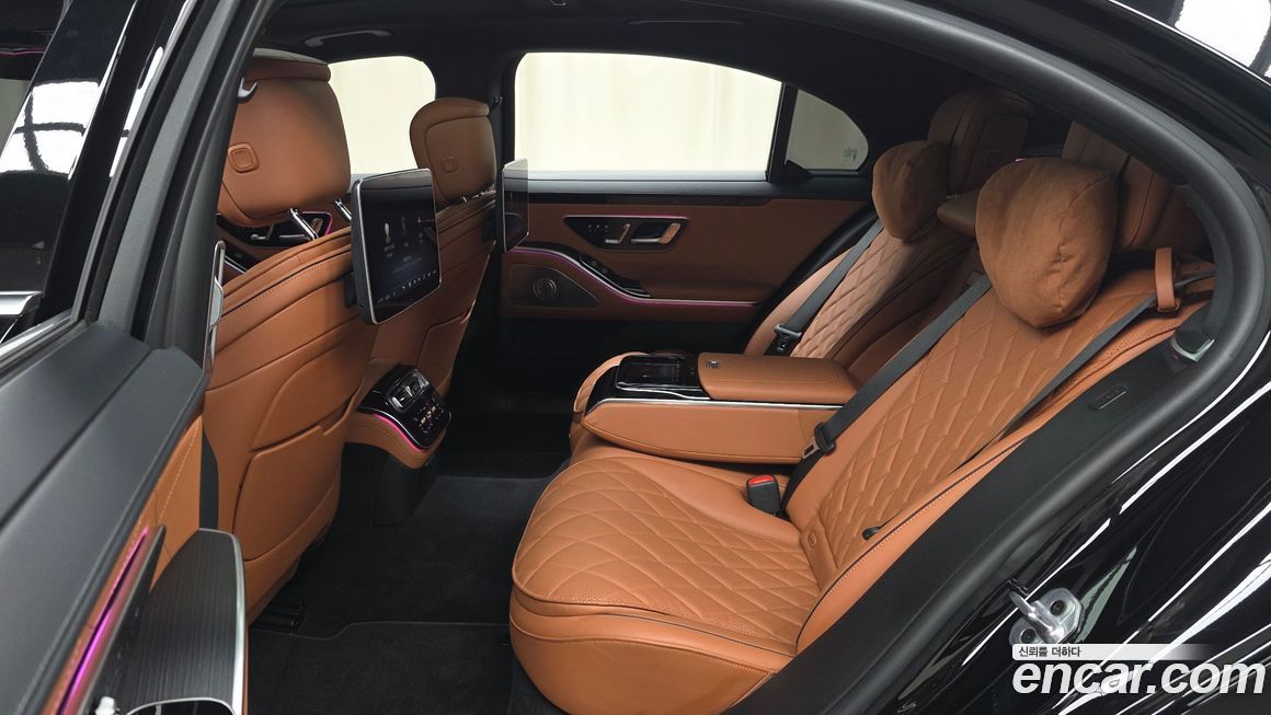 Mercedes-Benz S-Class 2024