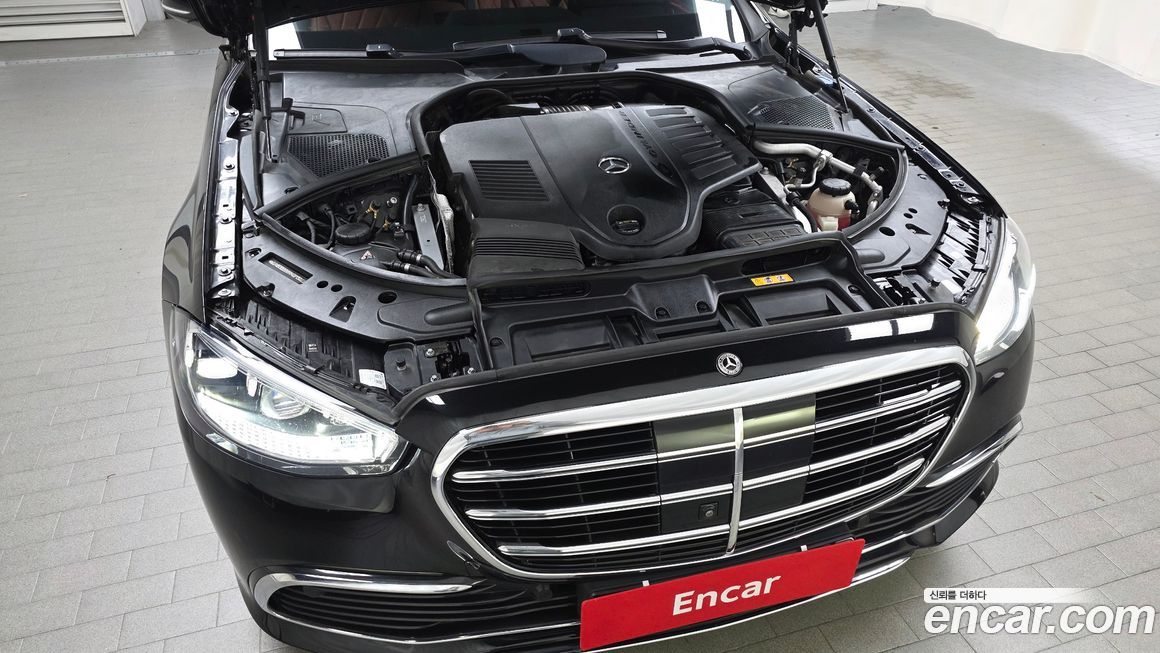 Mercedes-Benz S-Class 2024