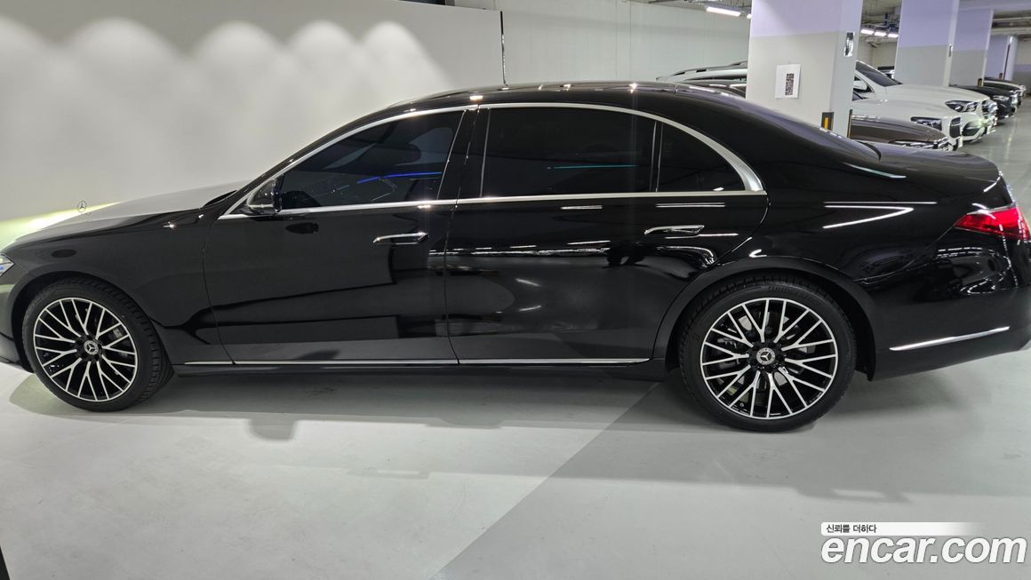 Mercedes-Benz S-Class 2025
