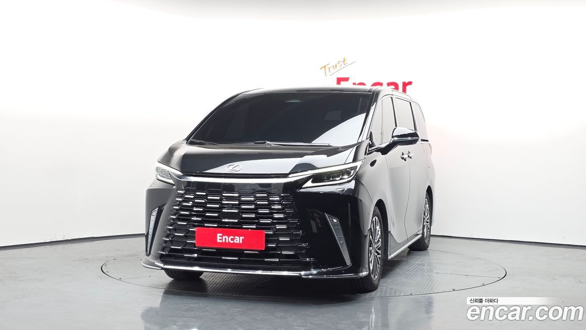 Lexus LM 2025