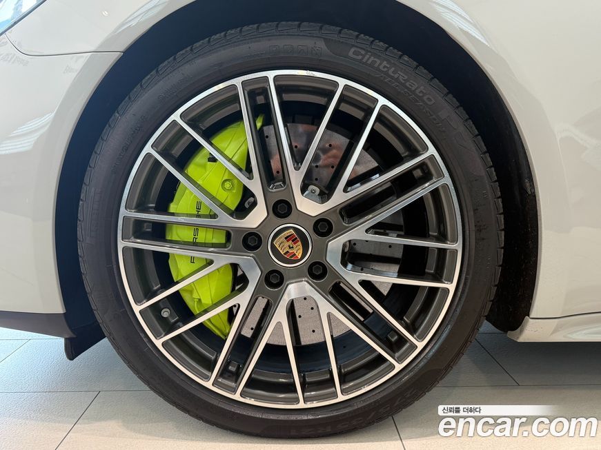 Porsche Panamera 2023