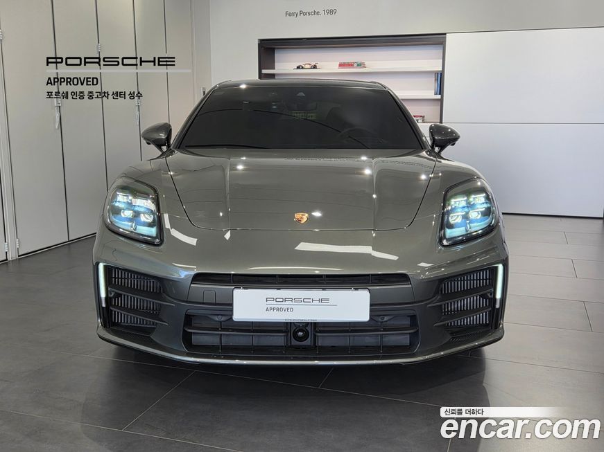 Porsche Panamera 2025