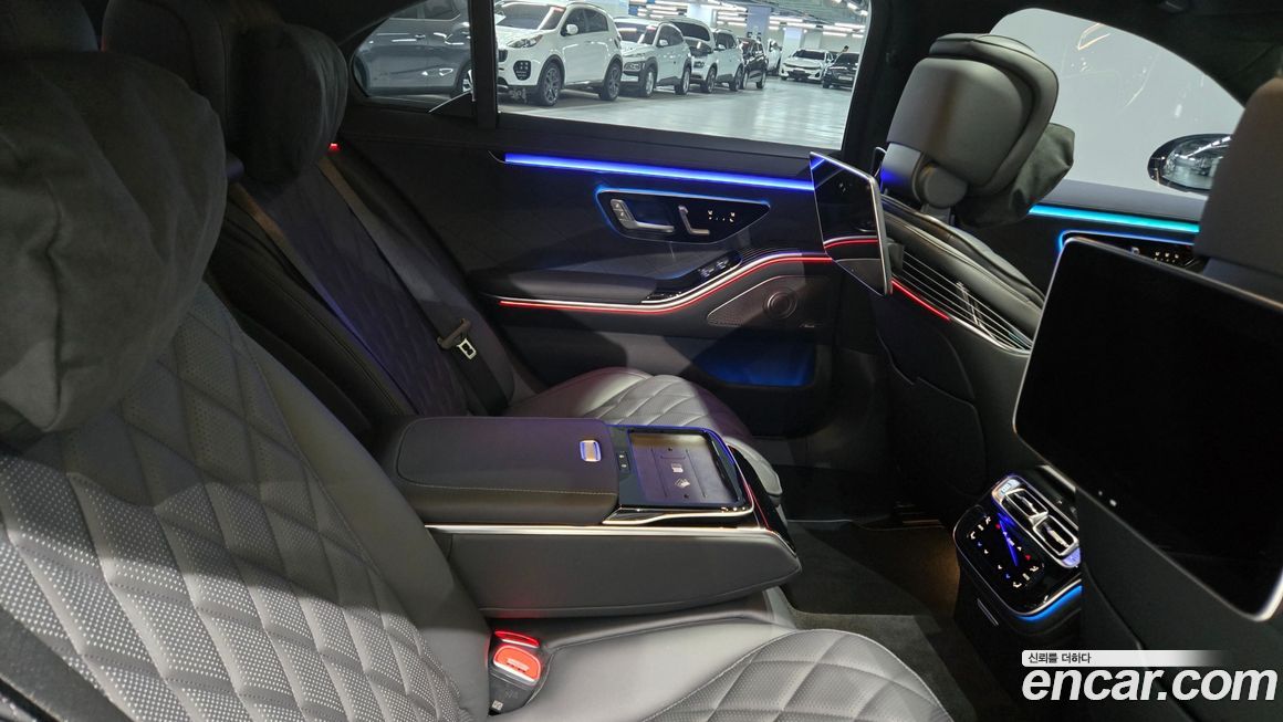 Mercedes-Benz S-Class 2025