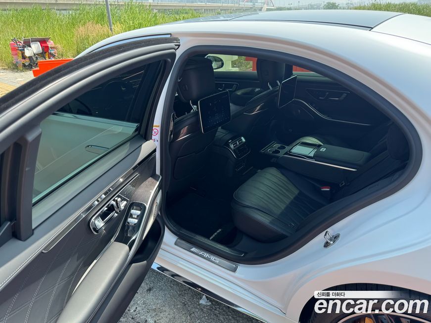 Mercedes-Benz S-Class 2024