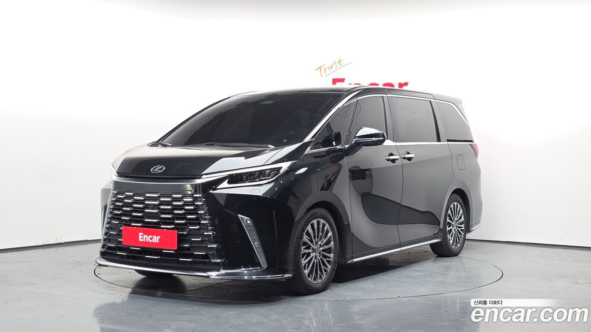 Lexus LM 2025