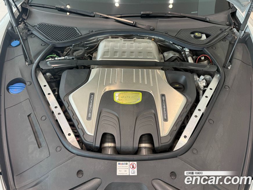 Porsche Panamera 2023