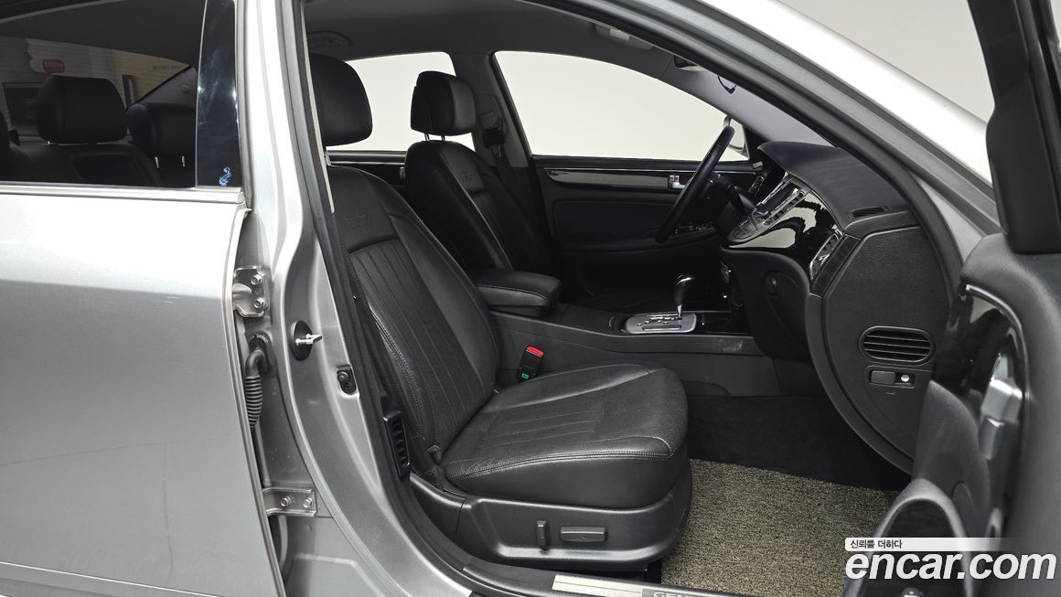 Hyundai Genesis 2012