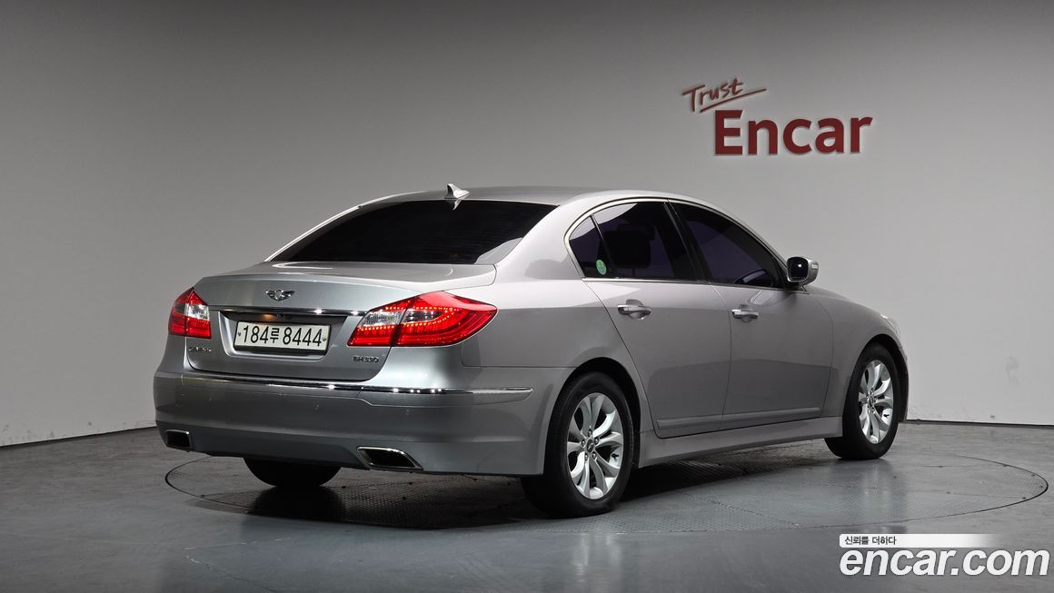 Hyundai Genesis 2012