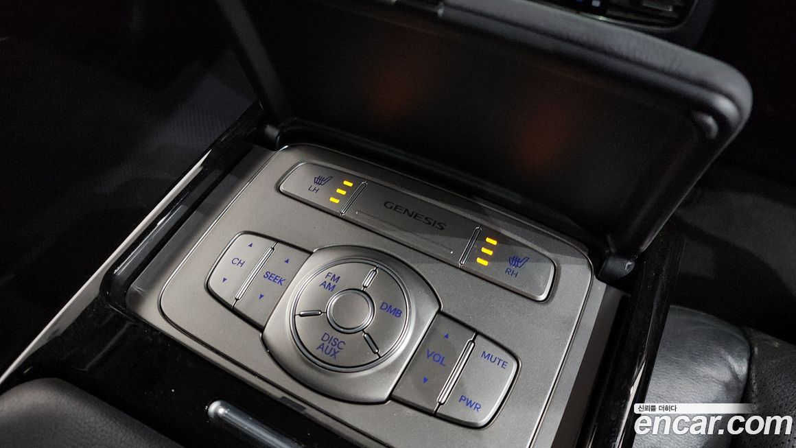 Hyundai Genesis 2012