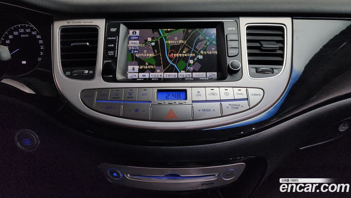 Hyundai Genesis 2012