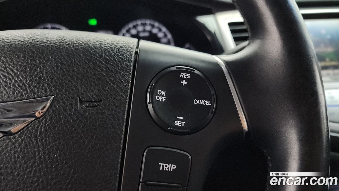 Hyundai Genesis 2012