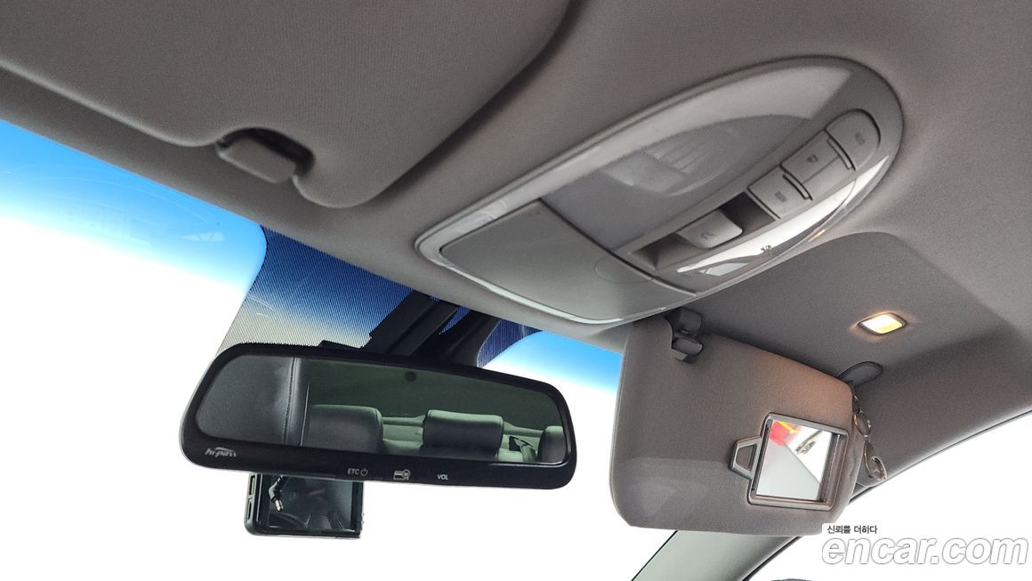 Hyundai Genesis 2012