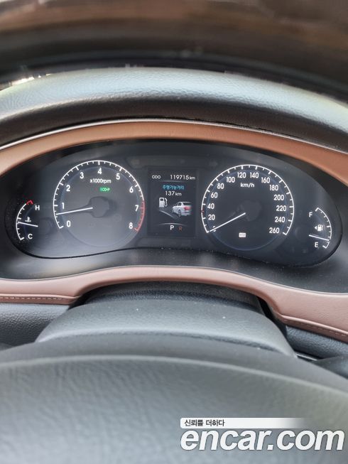 Hyundai Genesis 2012