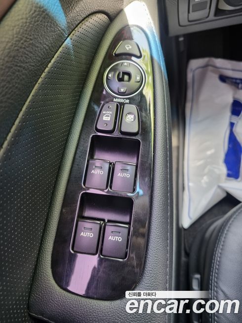 Hyundai Genesis 2012