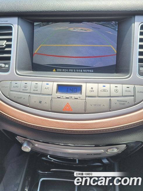 Hyundai Genesis 2012