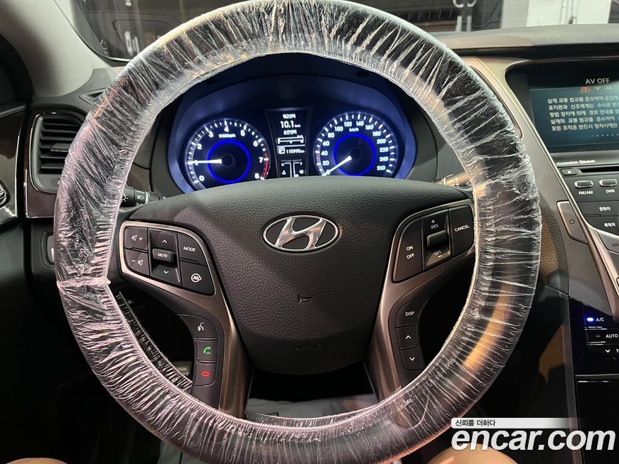 Hyundai Grandeur 2011