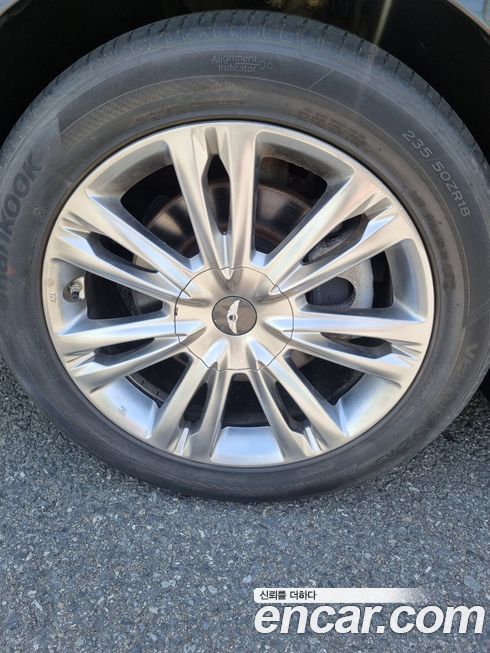 Hyundai Genesis 2012