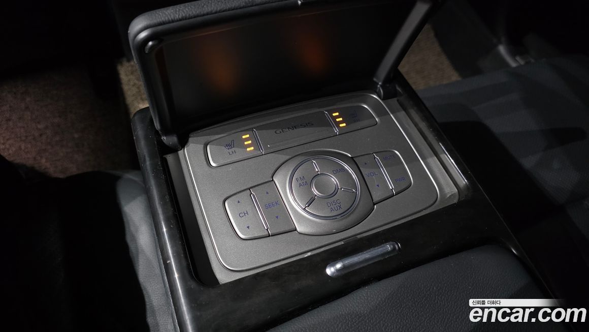 Hyundai Genesis 2012