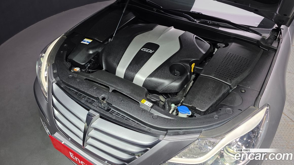 Hyundai Genesis 2012