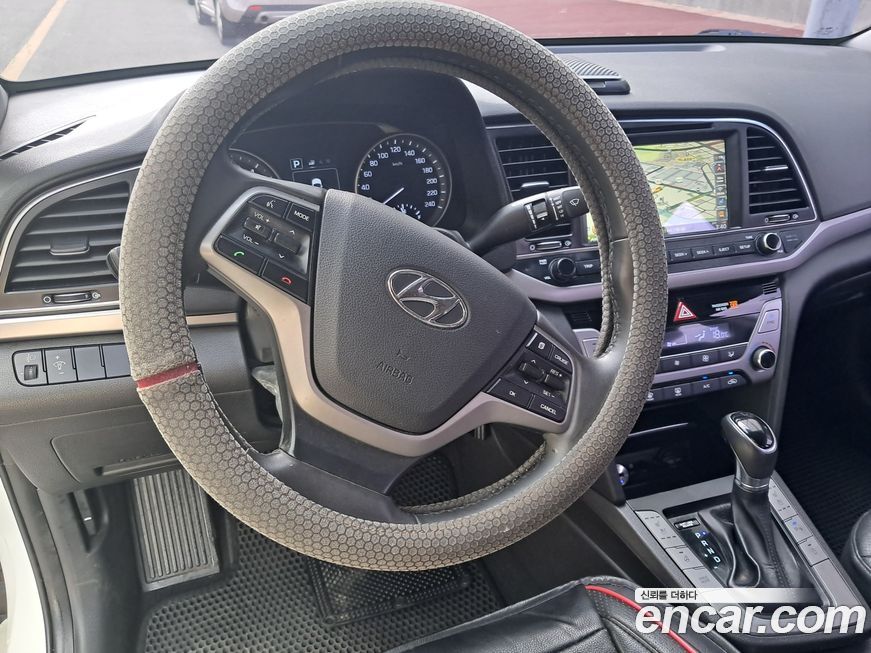 Hyundai AVANTE 2016